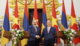 Meeting of H.E. Mr. Nikol PASHINYAN, Prime Minister of the Republic of Armenia  with H.E. Mr. Nguyen Xuan Phuc, Prime Minister of the Socialist Republic of Vietnam.