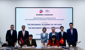 ՀՀ ԱԳՆ դիվանագիտական դպրոցի և Վիետնամի դիվանագիտական ակադեմիայի միջև փոխըմբռնման հուշագրի ստորագրումը: