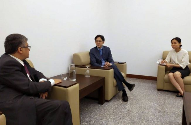 Meeting between the Ambassador of the Republic of Armenia  Vahram Kazhoyan to Vietnam and Mr. Do Hung Viet, Director-General of the Department of International Organizations of the Ministry of Foreign Affairs of  the Socialist Republic of Vietnam.