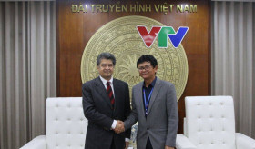 ՎՍՀ-ում Հայաստանի Հանրապետության դեսպան Վահրամ Կաժոյանի և  Վիետնամի պետական «Vietnam Television» /VTV/ հեռուստատեսության նախագահ պարոն Չան Բին Մինի և գլխավոր տնօրենի տեղակալ՝ տիկին Թհայ Նգույետ Քուէյի միջև հանդիպում: