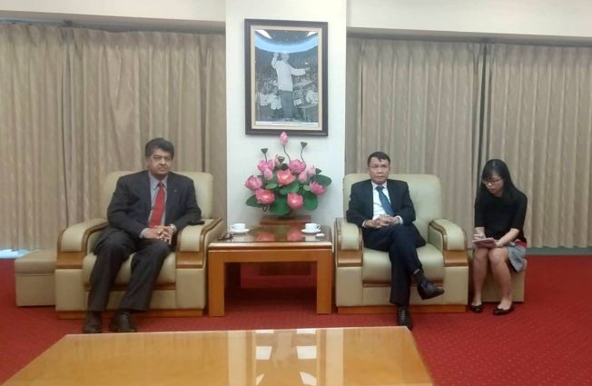 Meeting between the Ambassador of the Republic of Armenia to the Socialist Republic of Vietnam Vahram Kazhoyan and the Director General of the VNA - Vietnam News Agency Mr. Nguyen Duc Loi.