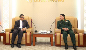 Meeting between the Ambassador of the Republic of Armenia to Vietnam Vahram Kazhoyan and the Minister of National Defense of Vietnam, a Member of the Politburo of the Communist Party of Vietnam, Army General No Ng Xuân Lich