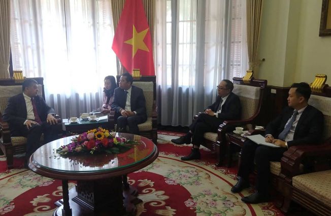 Meeting between the Ambassador of the Republic of Armenia to  the Socialist Republic Vietnam Vahram Kazhoyan and the Deputy Minister of Foreign Affairs of the Socialist Republic of Vietnam Mr. To Anh Dzung.