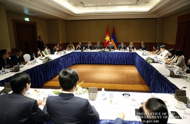 Meeting of H.E. Mr. Nikol PASHINYAN, Prime Minister of the Republic of Armenia with the leadership of Vietnam’s Chamber of Commerce and Industry, including about two dozen major businessmen from Vietnam.