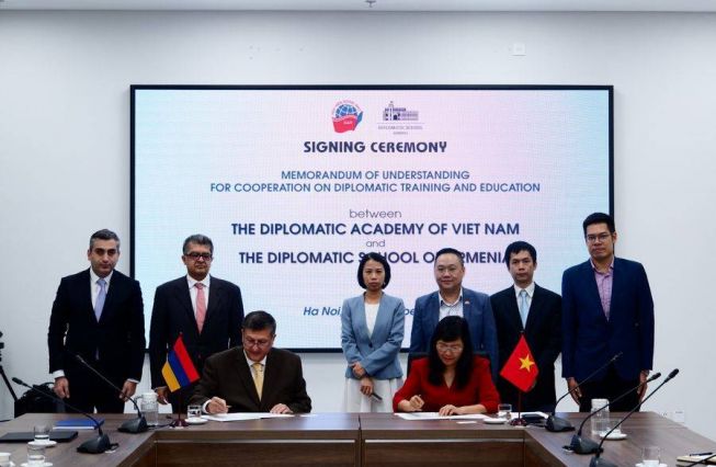 Ceremony of Signing of the Memorandum of Understanding between the Diplomatic School of the Ministry of Foreign Affairs of the Republic of Armenia and the Diplomatic Academy of Vietnam.