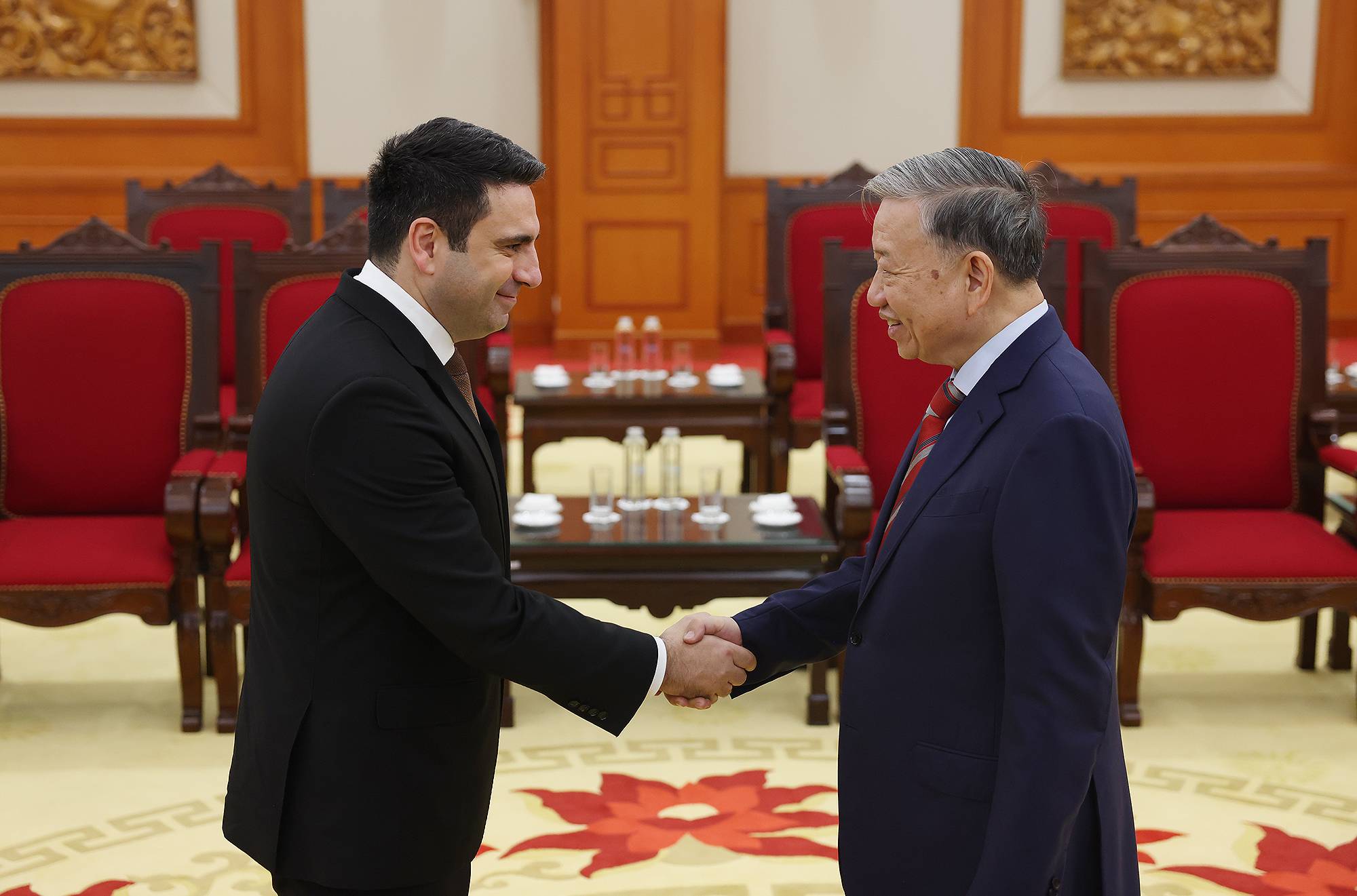 NA Speaker Meets with General Secretary of the Communist Party of Viet Nam Central Committee