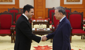 NA Speaker Meets with General Secretary of the Communist Party of Viet Nam Central Committee