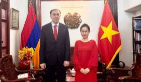 Meeting of the Armenian Ambassador with the Deputy Director of the ROX Group Company